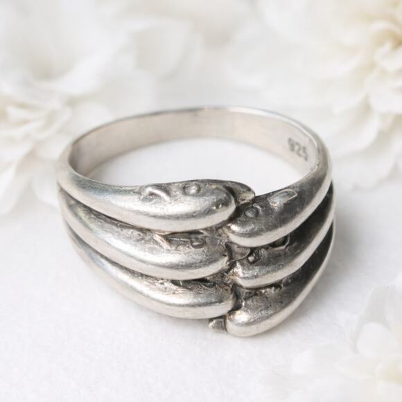 Vintage Jewelry - 925 Sterling Silver Six Dolphin Ring Size 6.5